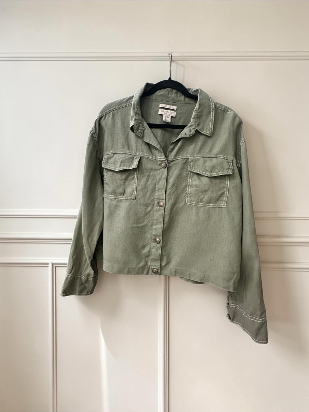 Rachel Zoe Linen Boxy Crop Button Down Shirt. Light Olive Green. Size:L